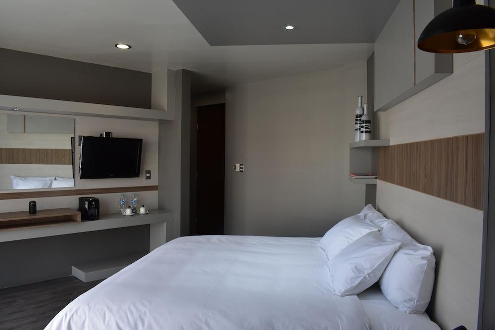 Esduma Hk Hotel Pachuca エクステリア 写真