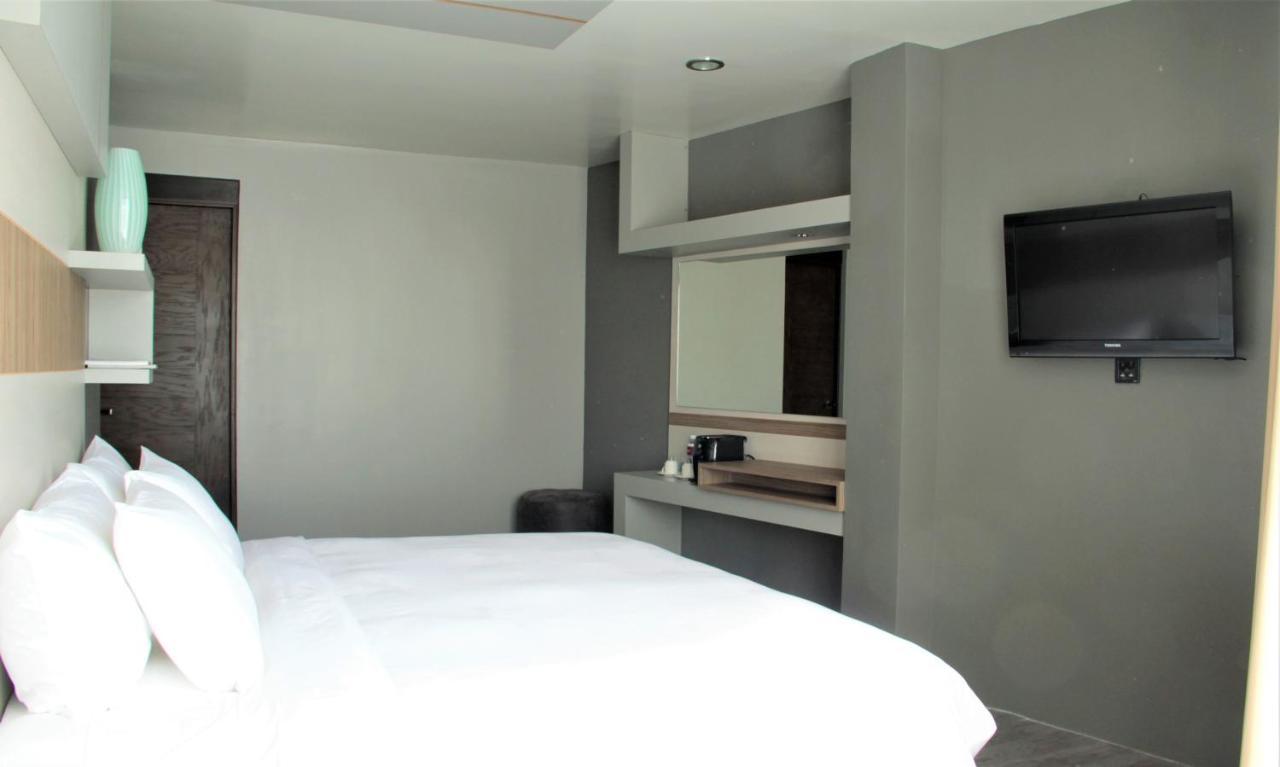 Esduma Hk Hotel Pachuca エクステリア 写真