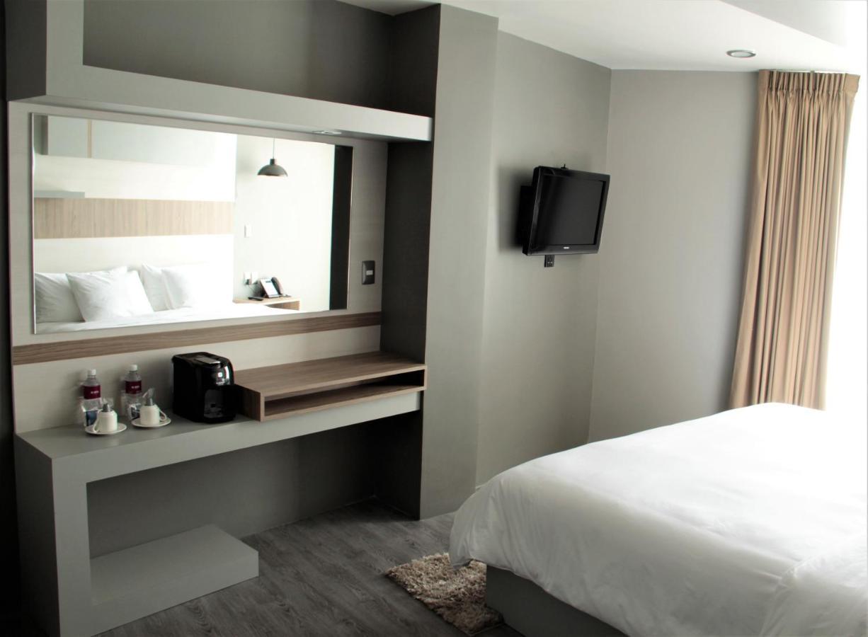Esduma Hk Hotel Pachuca エクステリア 写真