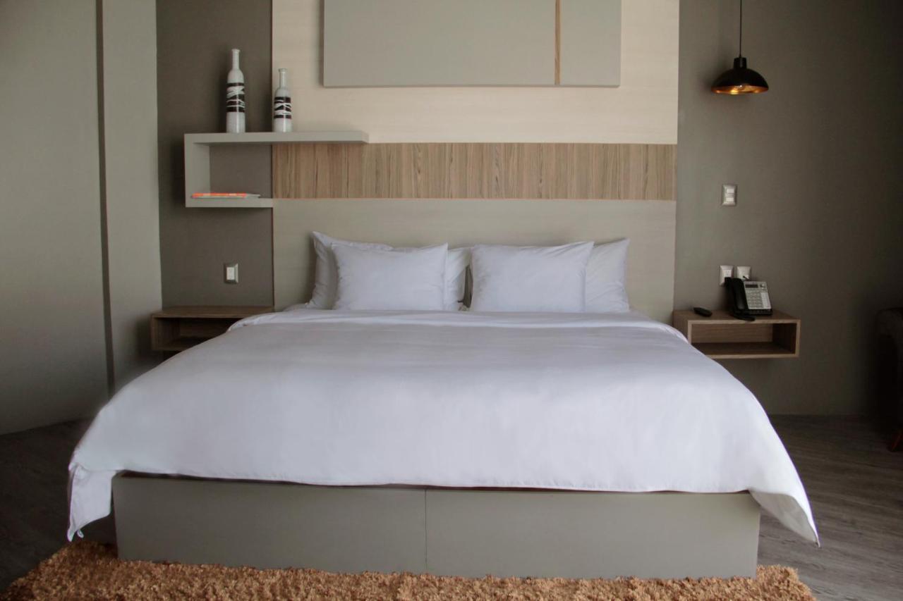 Esduma Hk Hotel Pachuca エクステリア 写真